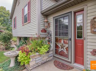 516 Chippewa Ct, Deforest, WI 53532