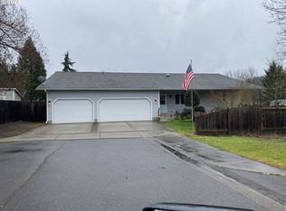 210 SE Elizabeths Ct, Myrtle Creek, OR 97457