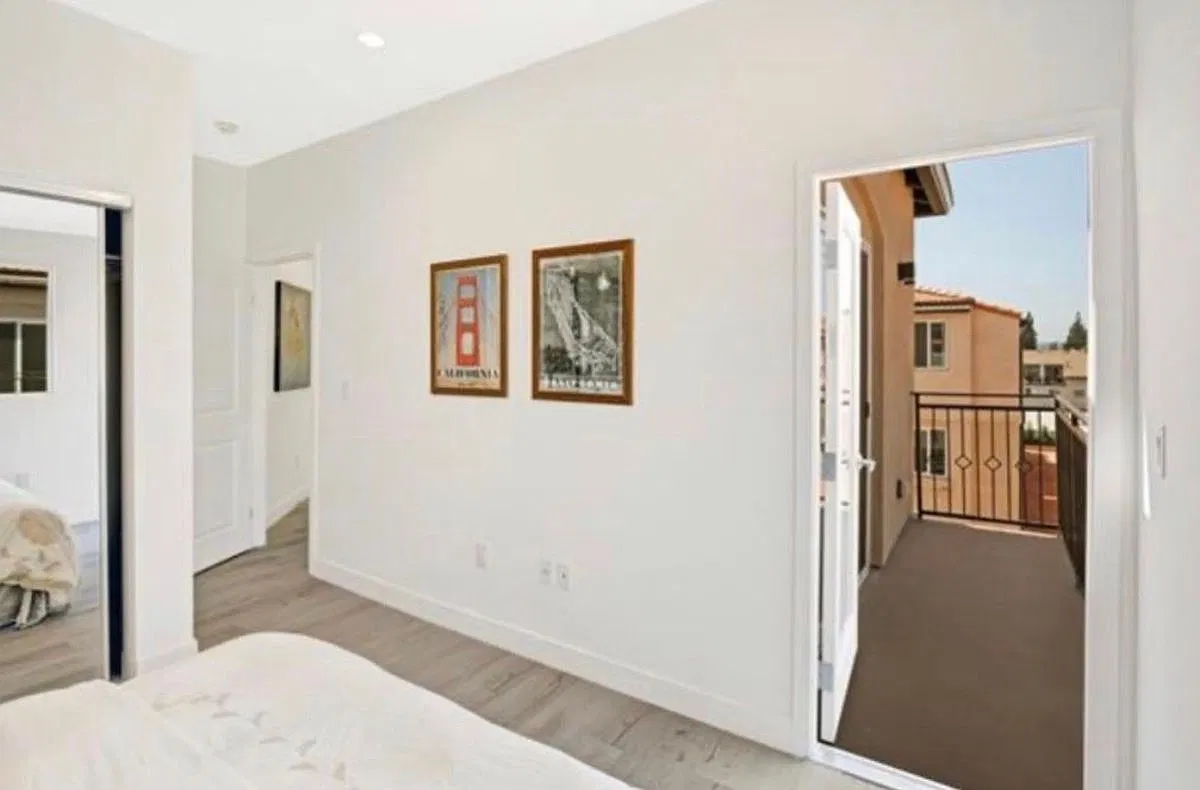 3 bed, 4.0 bath, 1536 sqft, $3,700 — Photo 4