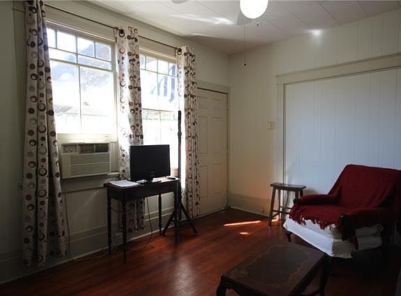 4th image of 317 Pine St