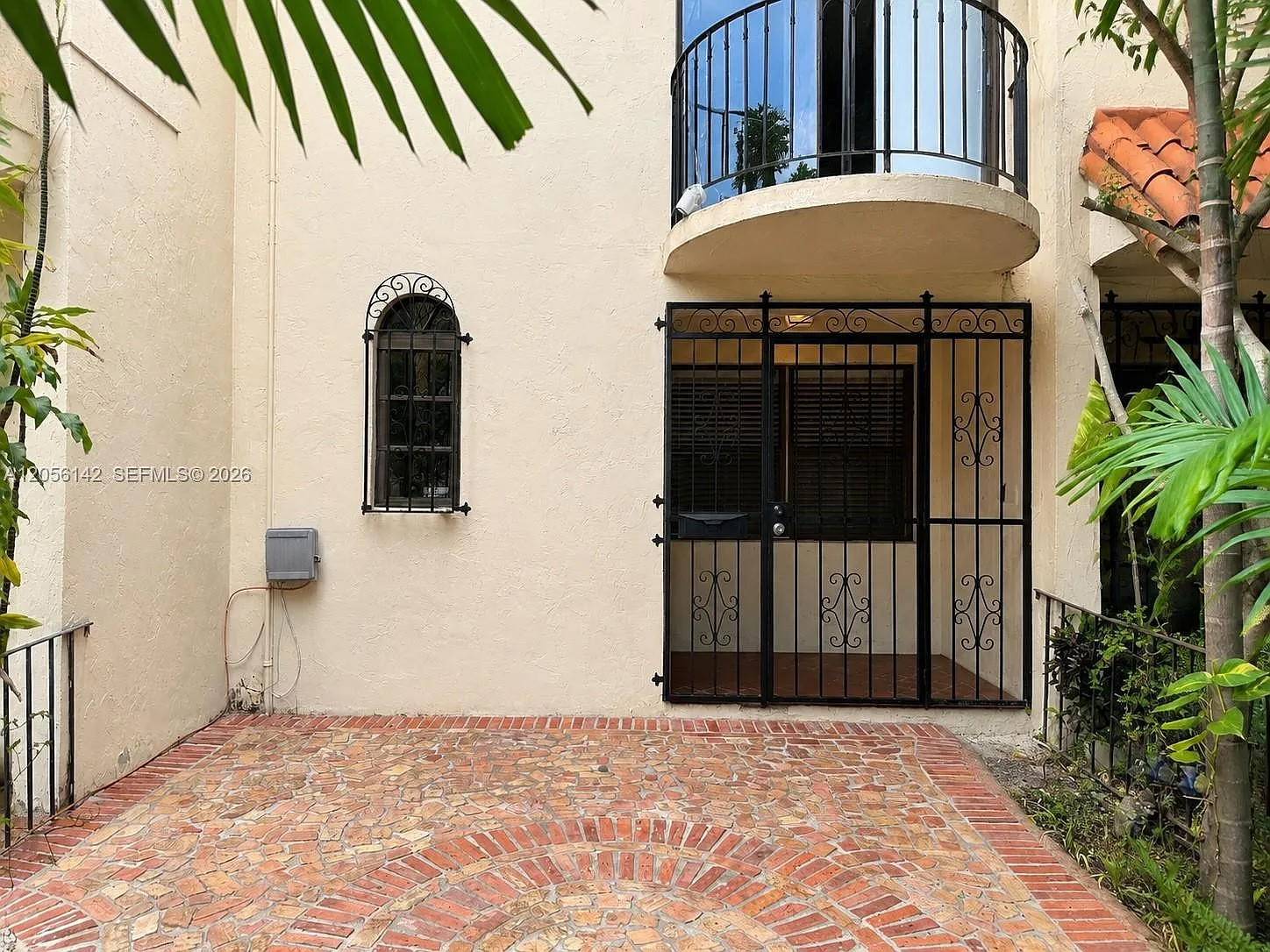 Harbour Club Villas Condo — Photo 2