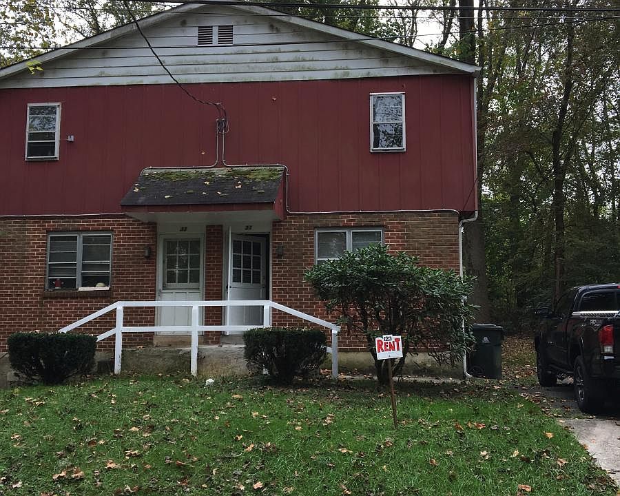 1st image of 31 White Clay Dr