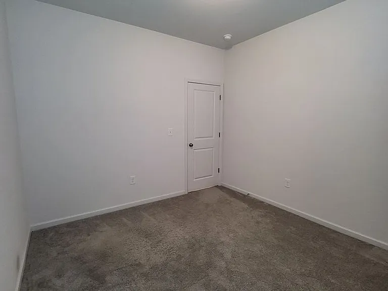 11810 Titan Ave — Photo 18