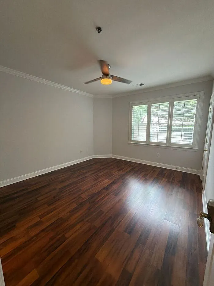 3 bed, 2.5 bath, 1404 sqft, $2,395 — Photo 3