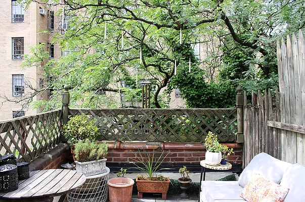 Rented by APT212 INC | media 10