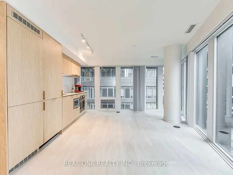 60 Shuter St #303 — Photo 7