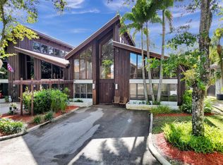 8960 SW 6th Ct, Plantation, FL 33324