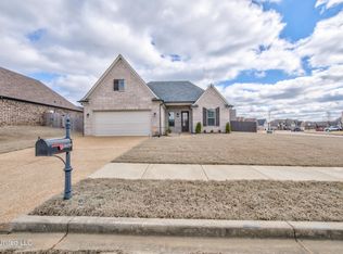 10459 Parker Dr, Olive Branch, MS 38654