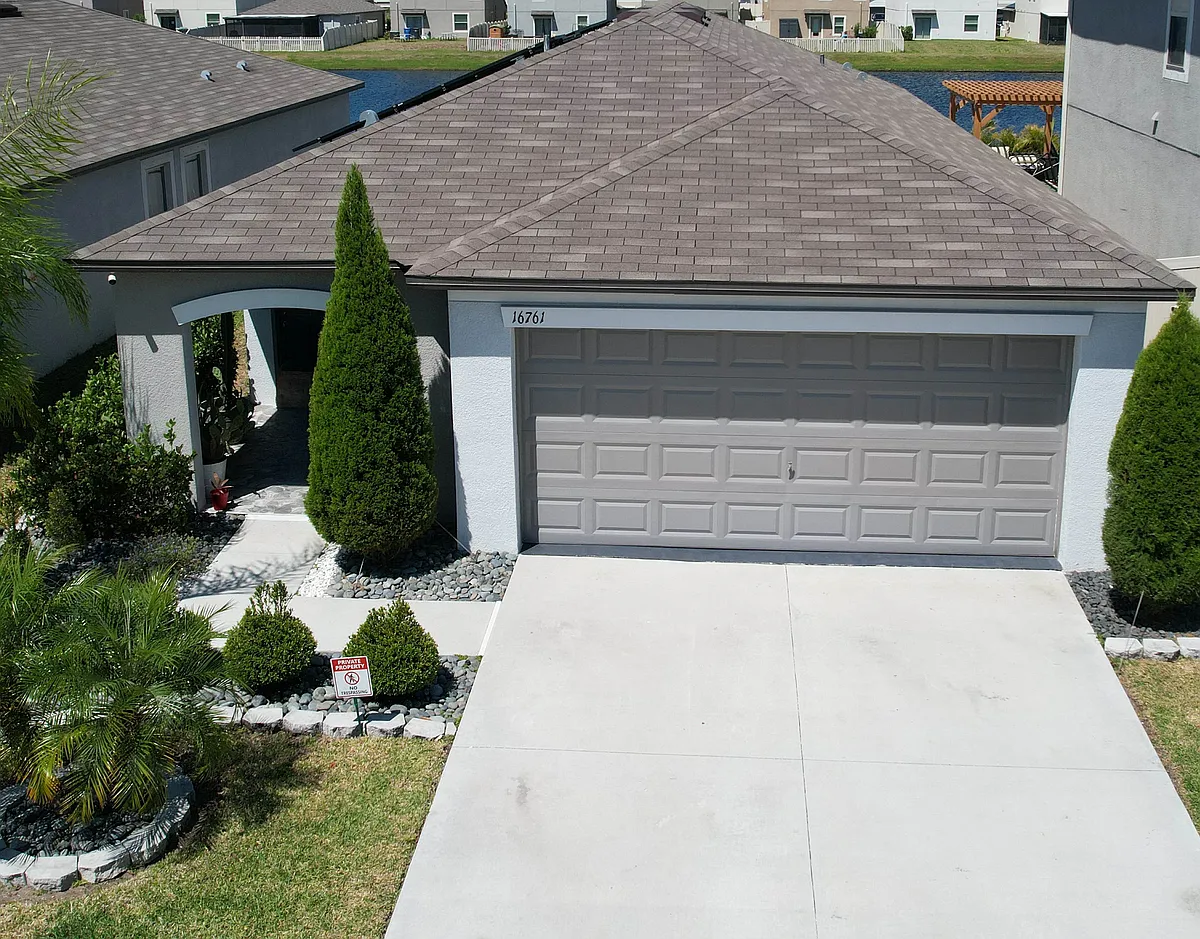 Single Family House 3/2 - 16761 Delia St