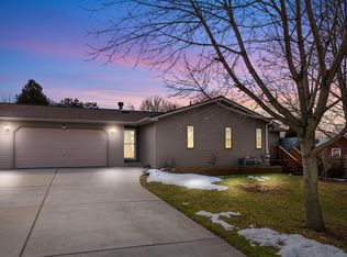 615 W Oakwood Rd, Oak Creek, WI 53154