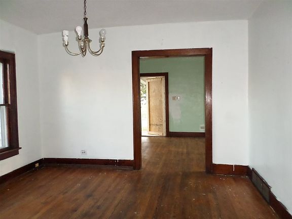 5th image of 1113 Harvey St
