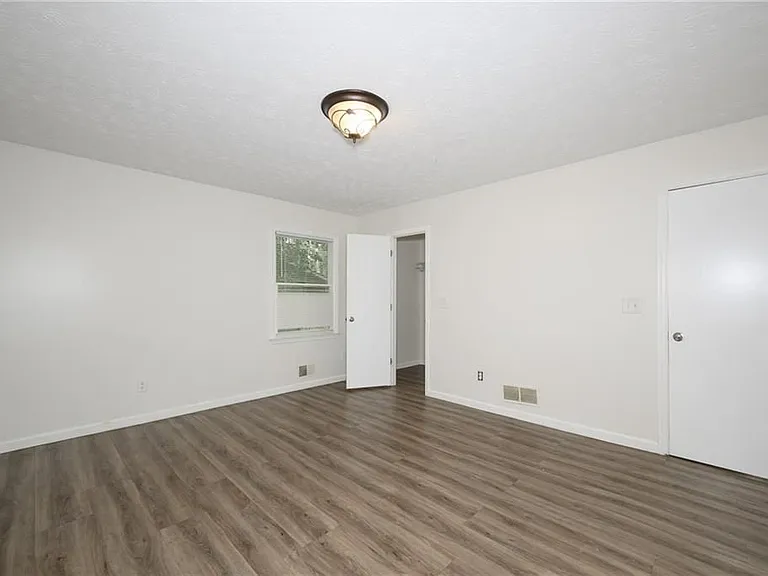 2100 Whitebluff Way — Photo 21