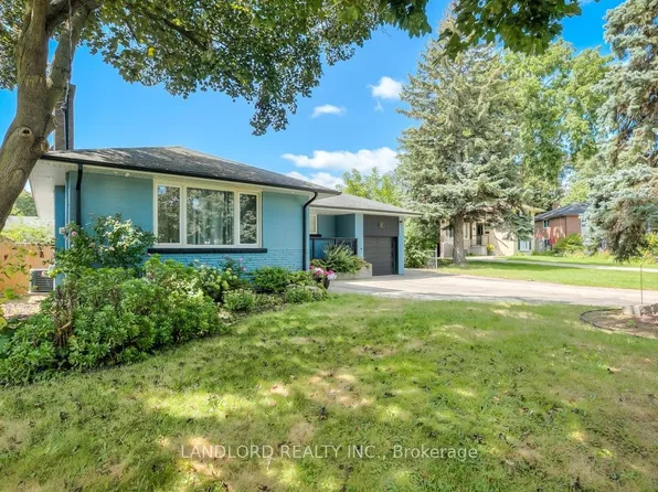 257 Wales Cres, Oakville, ON L6L 3X8