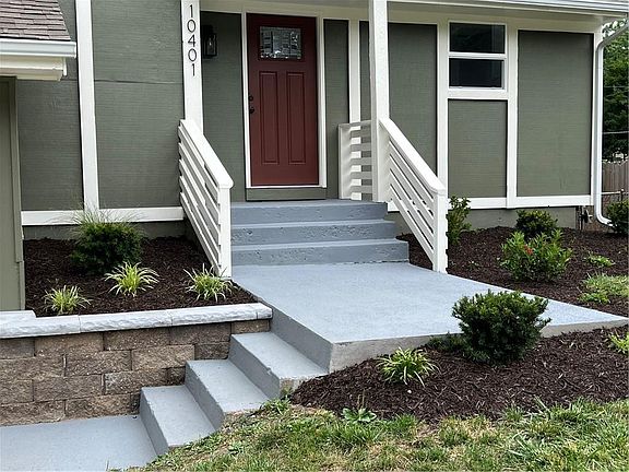 3rd image of 10401 Smalley Ave