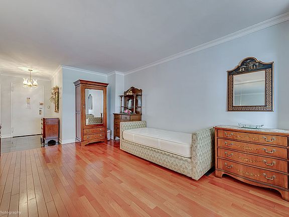 3rd image of 52-30 39th Dr APT 4K