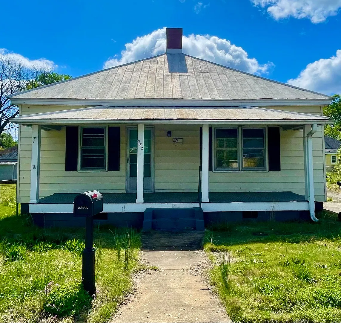 383 Wesley Street — Photo 1