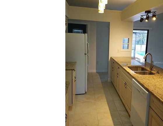 4th image of 212 Marion Oaks Trl