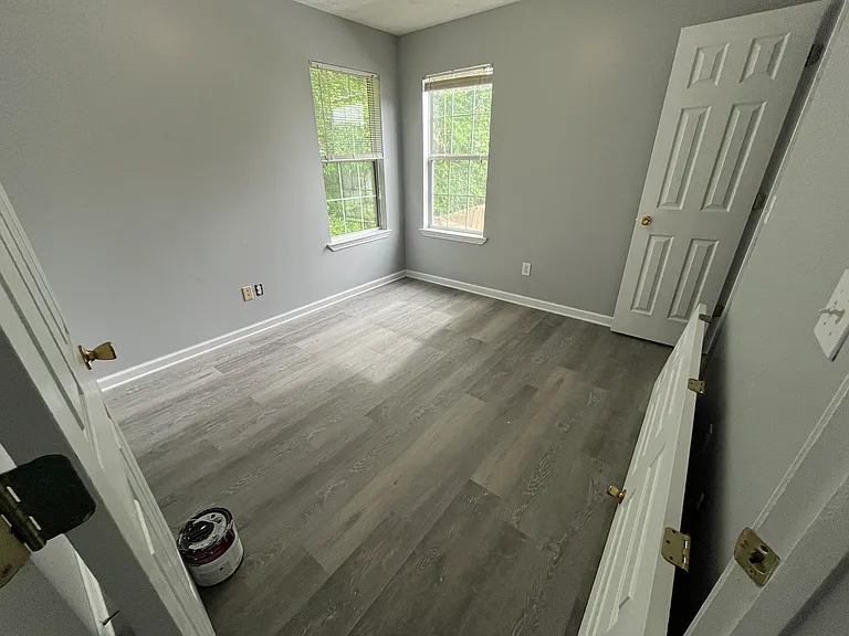 979 Hunt Rd — Photo 10