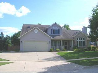 3727 Geneva Pl, McHenry, IL 60050