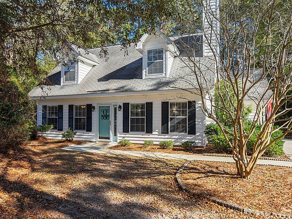 2nd image of 42 Cedar Crest Circle