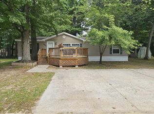 14487 Magnolia Dr, Grand Haven, MI 49417