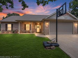 422 Hidden Oaks Rd, Alma, AR 72921