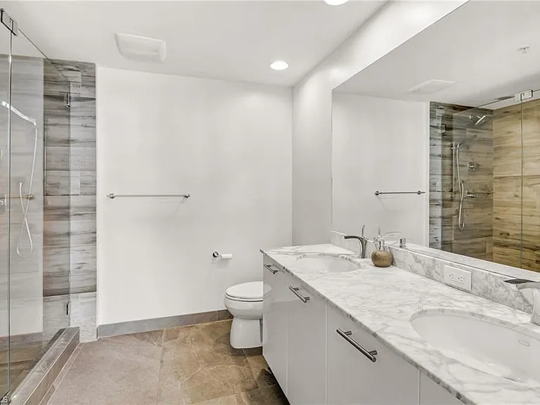3000 Oasis Grand Blvd #606 — Photo 21