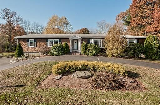 1st image of 105 Pilgrim Dr