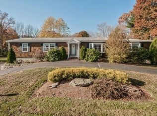 105 Pilgrim Dr, Norwood, MA 02062