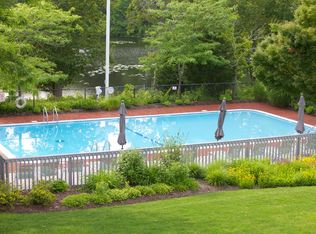 10 Beaver Lake Ct, Westhampton, NY 11977