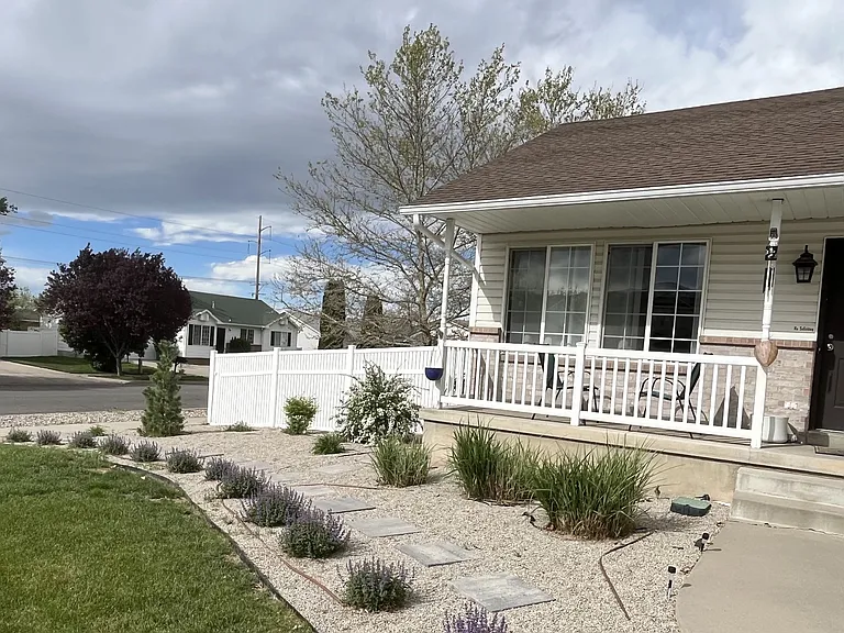 1043 N 2525 W — Photo 3