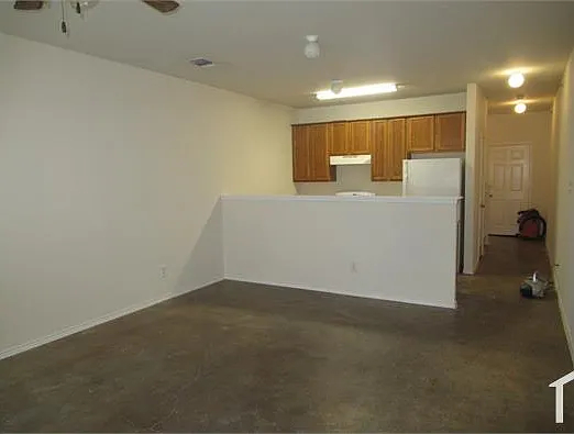 3 bed, 1390 sqft, $1,350 — Photo 4