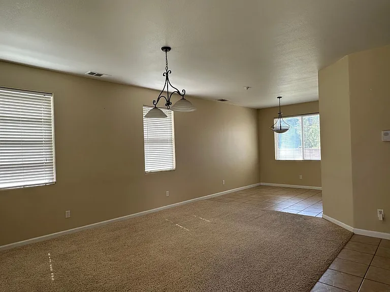 746 Jersey Ct — Photo 2