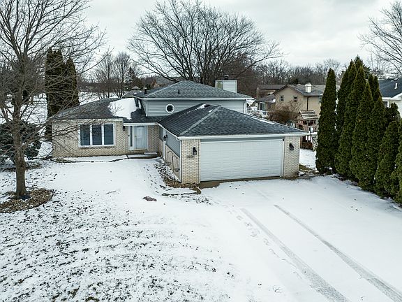 2nd image of 3229 Rustic Ln