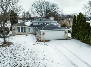 3229 Rustic Ln, Crown Point, IN 46307