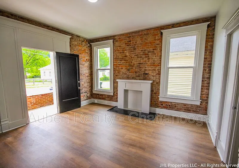 1203 Peachtree St #2