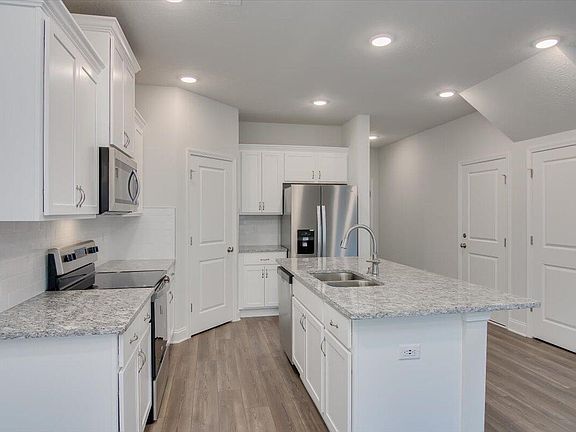 4th image of 1201 Vail Dr