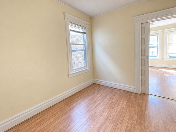 5th image of 760 Harrison Ave APT 6