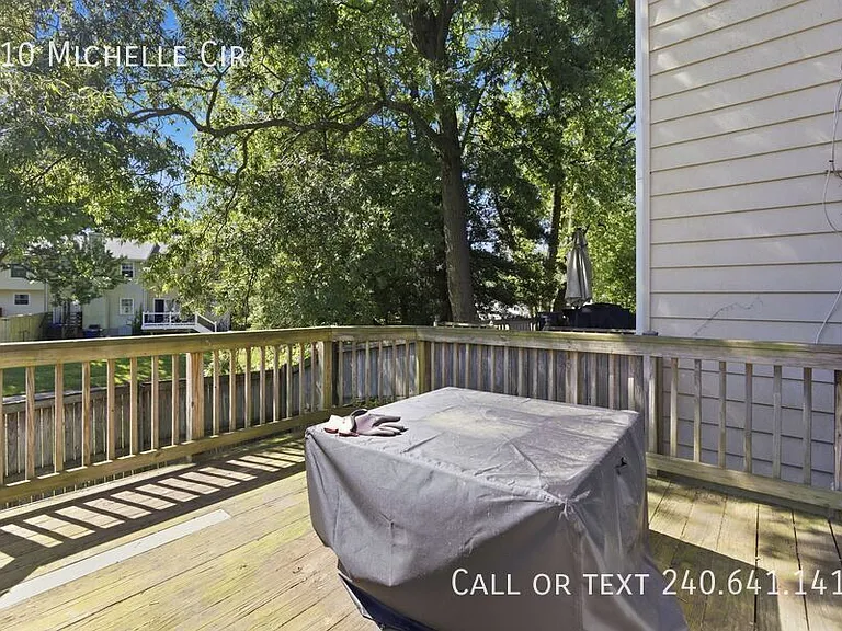 210 Michele Cir — Photo 11