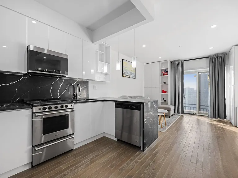 2491 Ocean Ave #6A — Photo 6