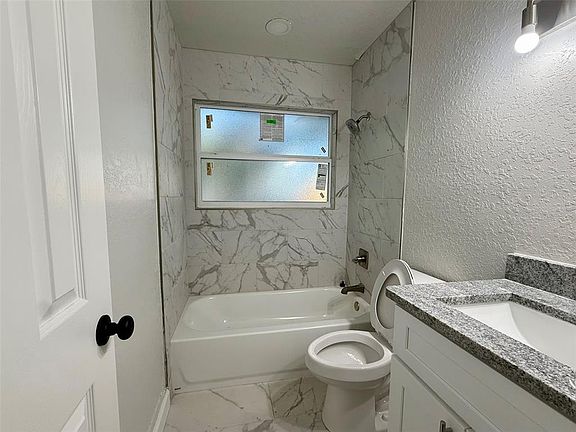 2nd image of 1030 SE 18th Ter