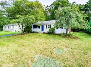 9 Droy Cir, Easthampton, MA 01027