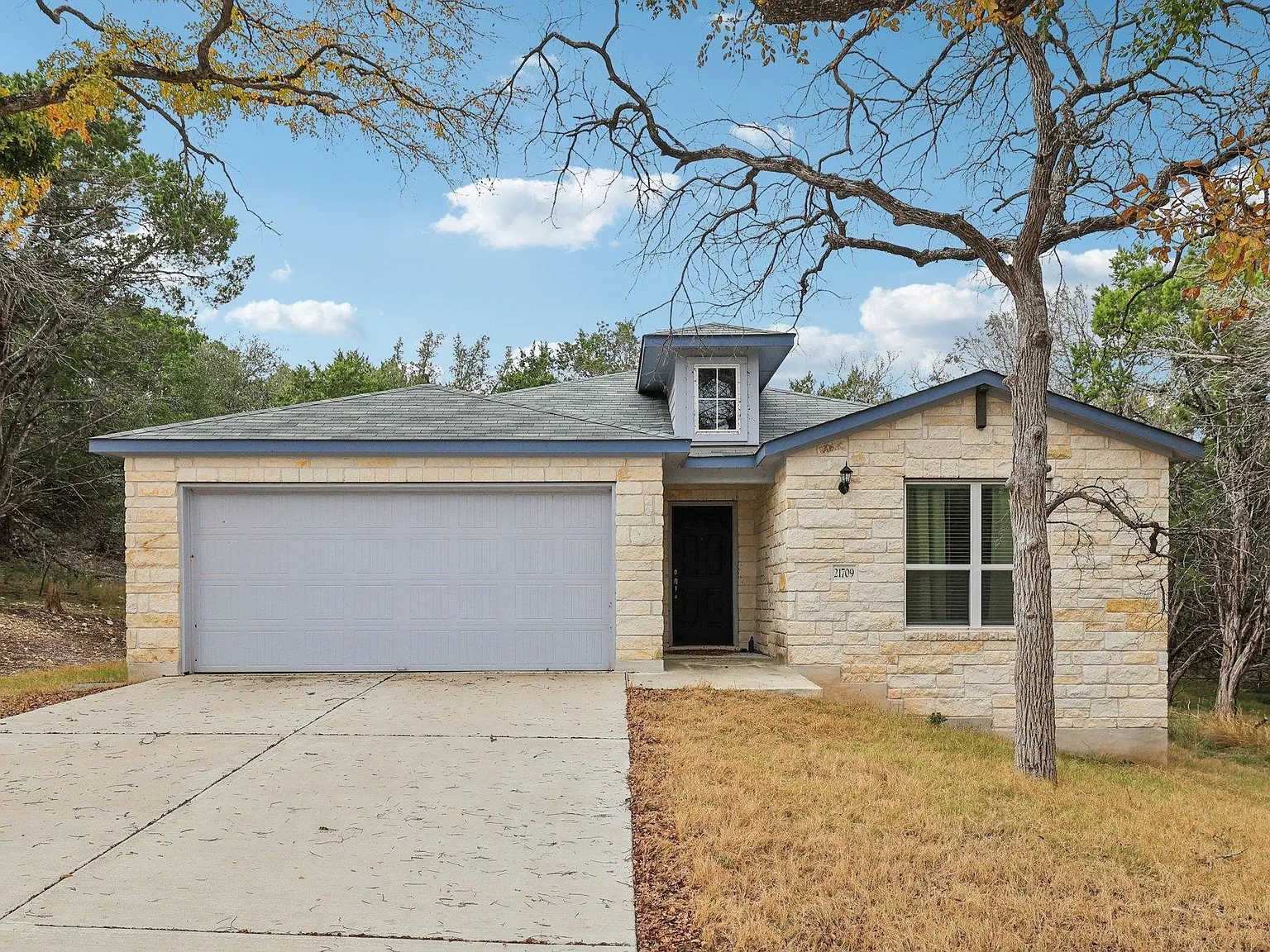 3 bed, 2.0 bath, 1556 sqft, $2,250 — Photo 4