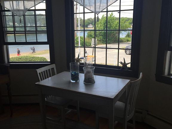 sitting area