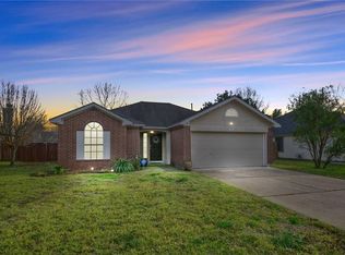 430 Dashelle Run, Kyle, TX 78640