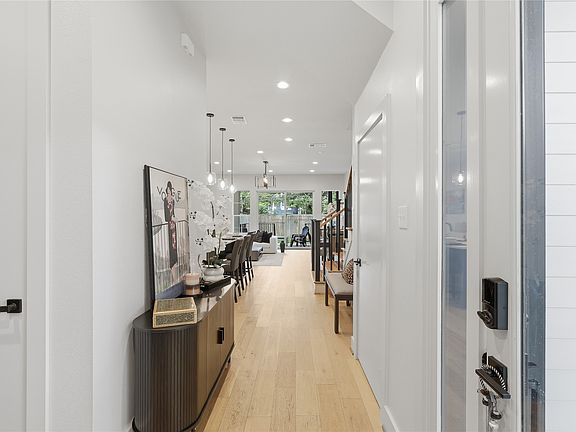 4th image of 1007 Mount Auburn Ave