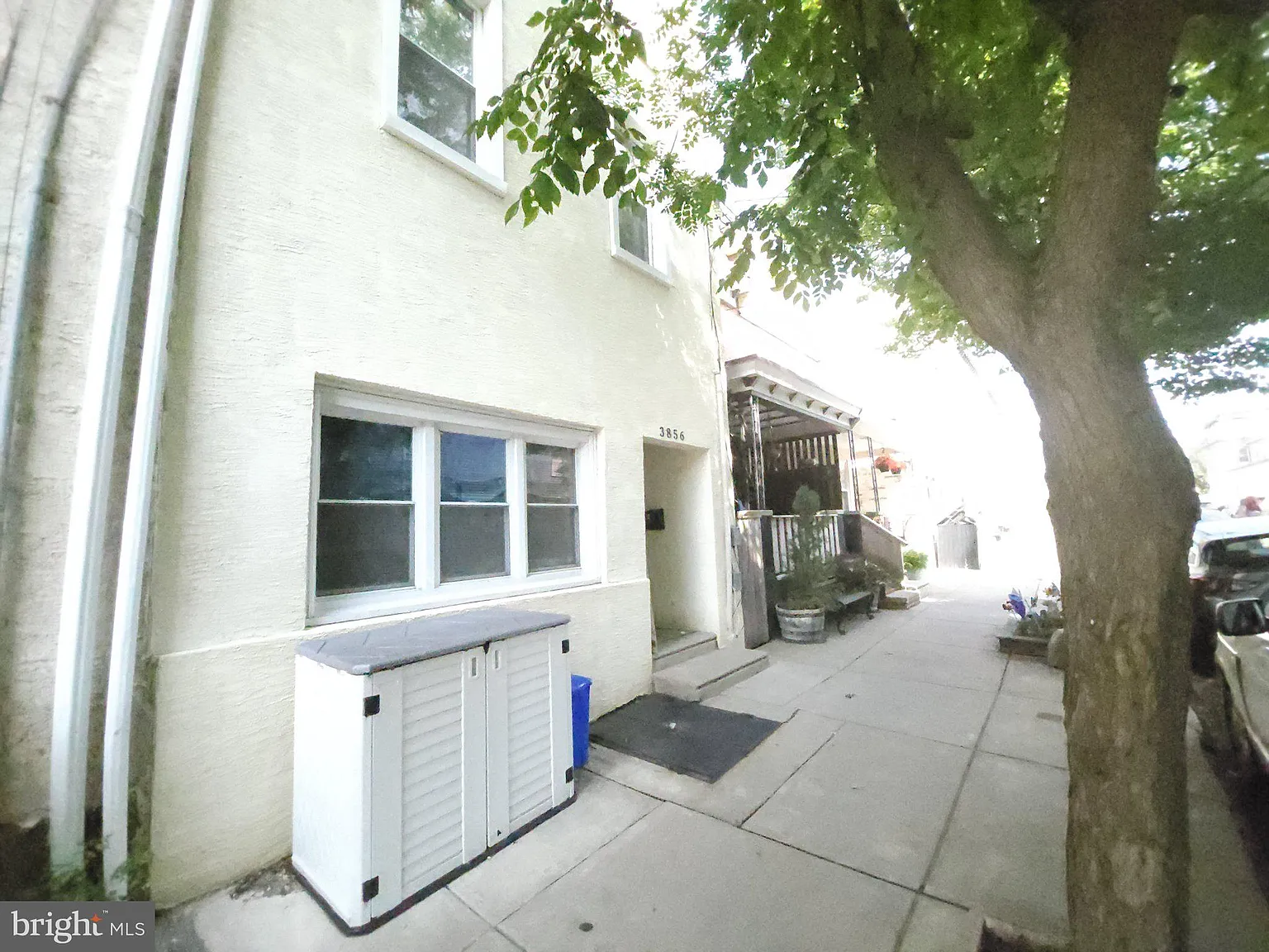 3 bed, 2.0 bath, 1200 sqft, $2,650 — Photo 3