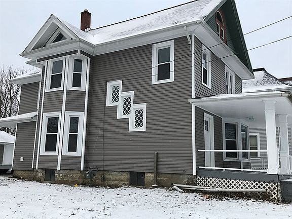 2nd image of 303 Pleasant St