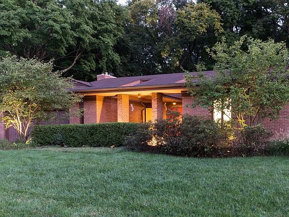 5th image of 435 Springs Dr