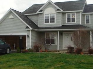 11 Sequoia Dr E, Rensselaer, NY 12144
